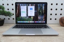 Apple Macbook Pro 13 Touchbar M1 - 2021 - Használt, megkímélt, szép állapot
