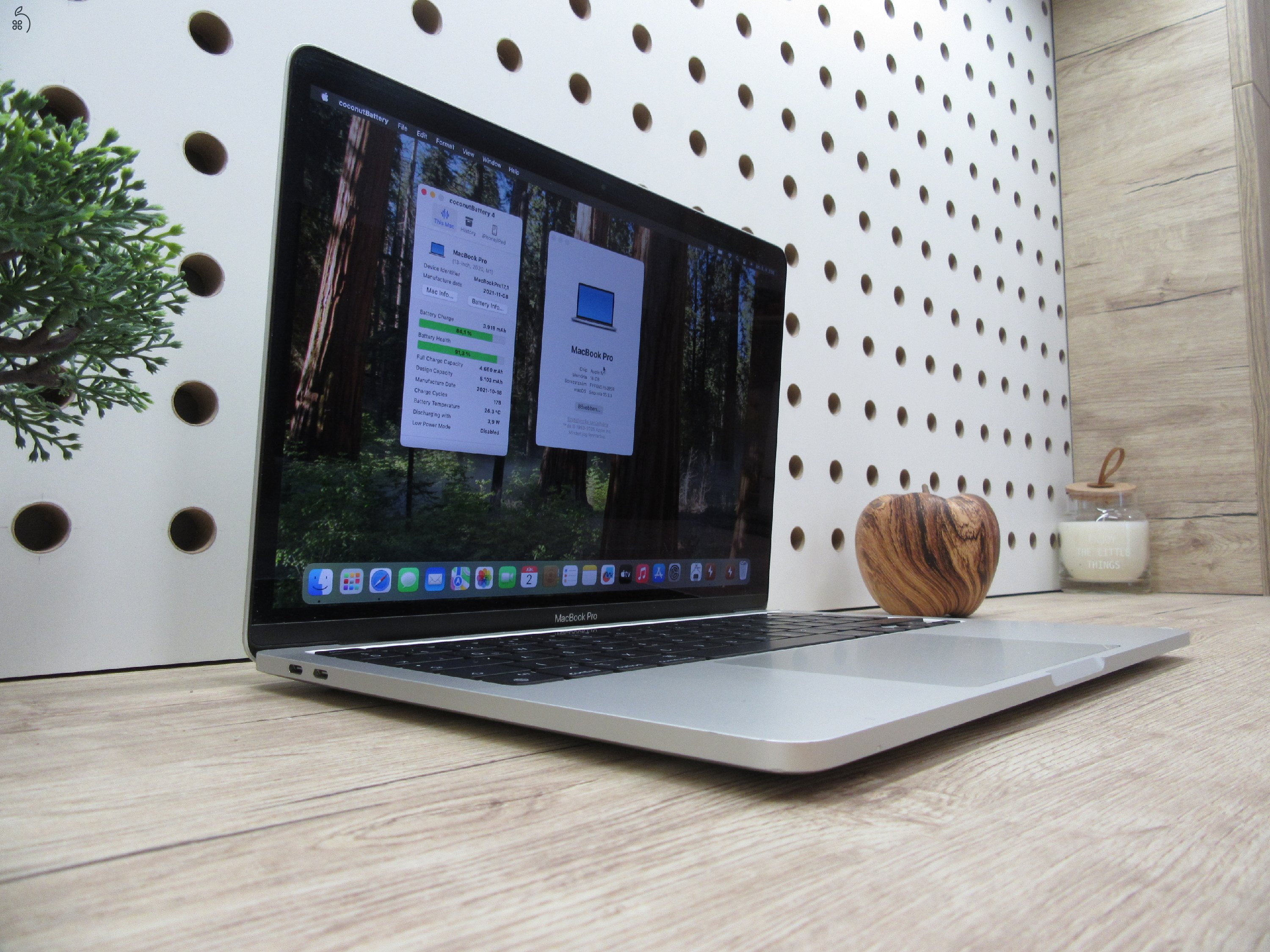 Apple Macbook Pro 13 Touchbar M1 - 2021 - Használt, megkímélt, szép állapot
