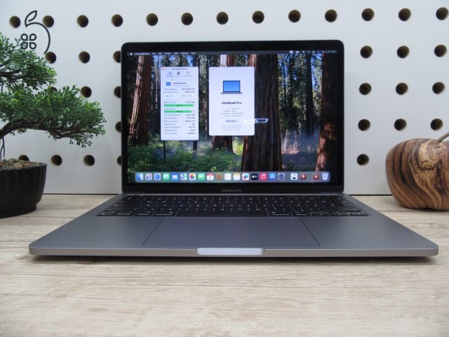 Apple Macbook Pro 13 Touchbar M1 - 2020 - Használt, szép állapot