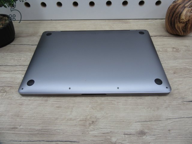 Apple Macbook Pro 13 Touchbar M1 - 2020 - Használt, szép állapot
