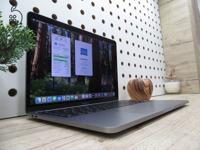 Apple Macbook Pro 13 Touchbar M1 - 2020 - Használt, szép állapot