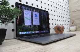  Apple Macbook Pro 13 Touchbar M1 - 2020 - Használt, megkímélt állapot 