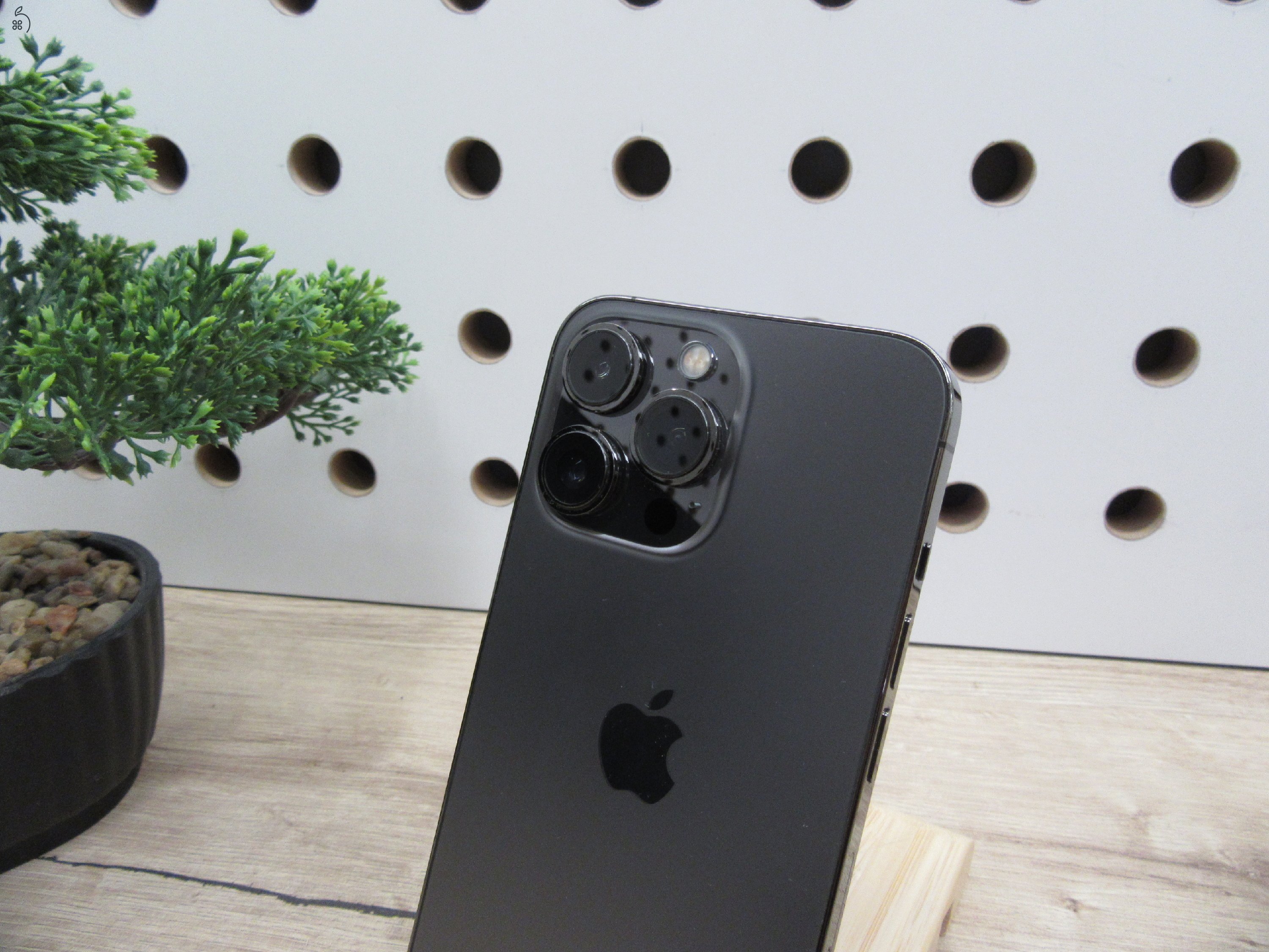 Apple iPhone 13 Pro - Graphite - Használt, karcmentes - 100%-os akku