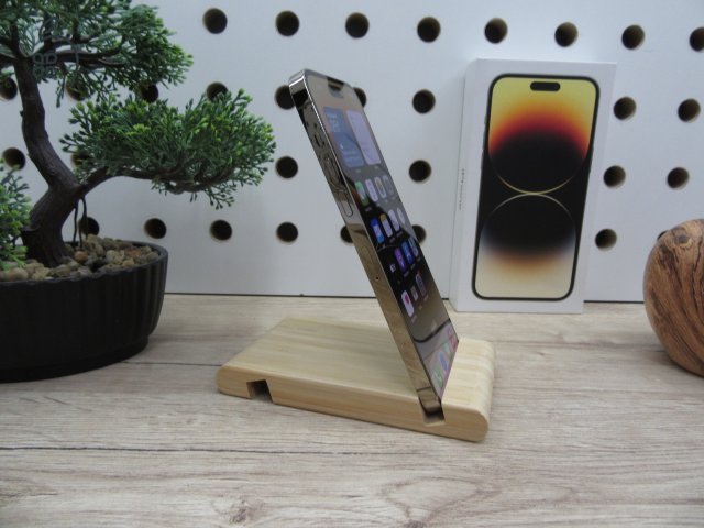 Apple iPhone 14 Pro Max - Gold - Használt, karcmentes - 100%-os akku 