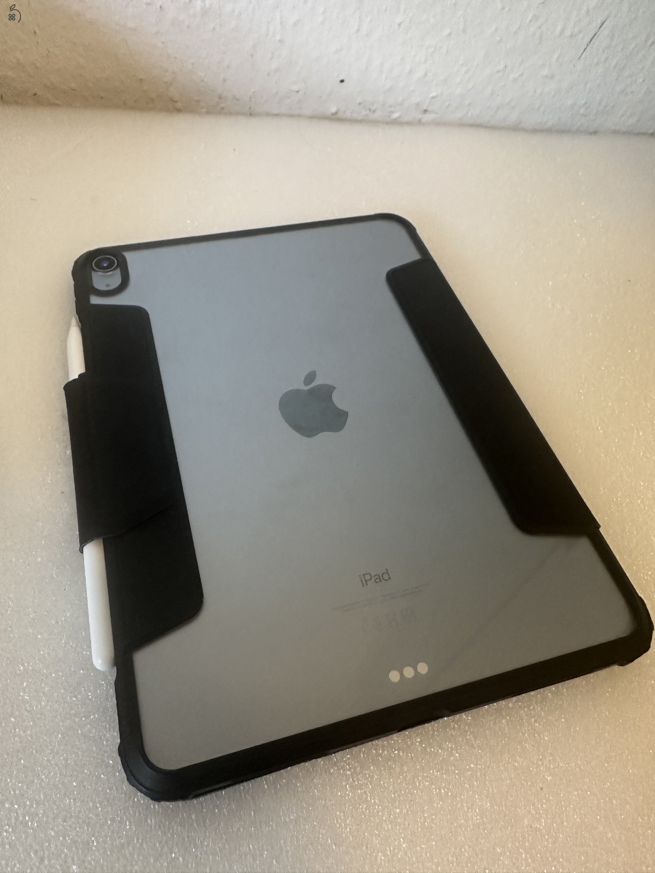 Eladó iPad Air 4 (64GB, Wi-Fi, Kék) + Apple Pencil 2 + tok – kiváló állapotban!