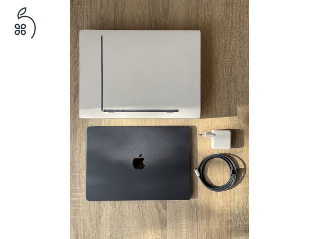Apple MacBook Air 13 M3 16/512 éjfekete, AppleCare+ 2027.10