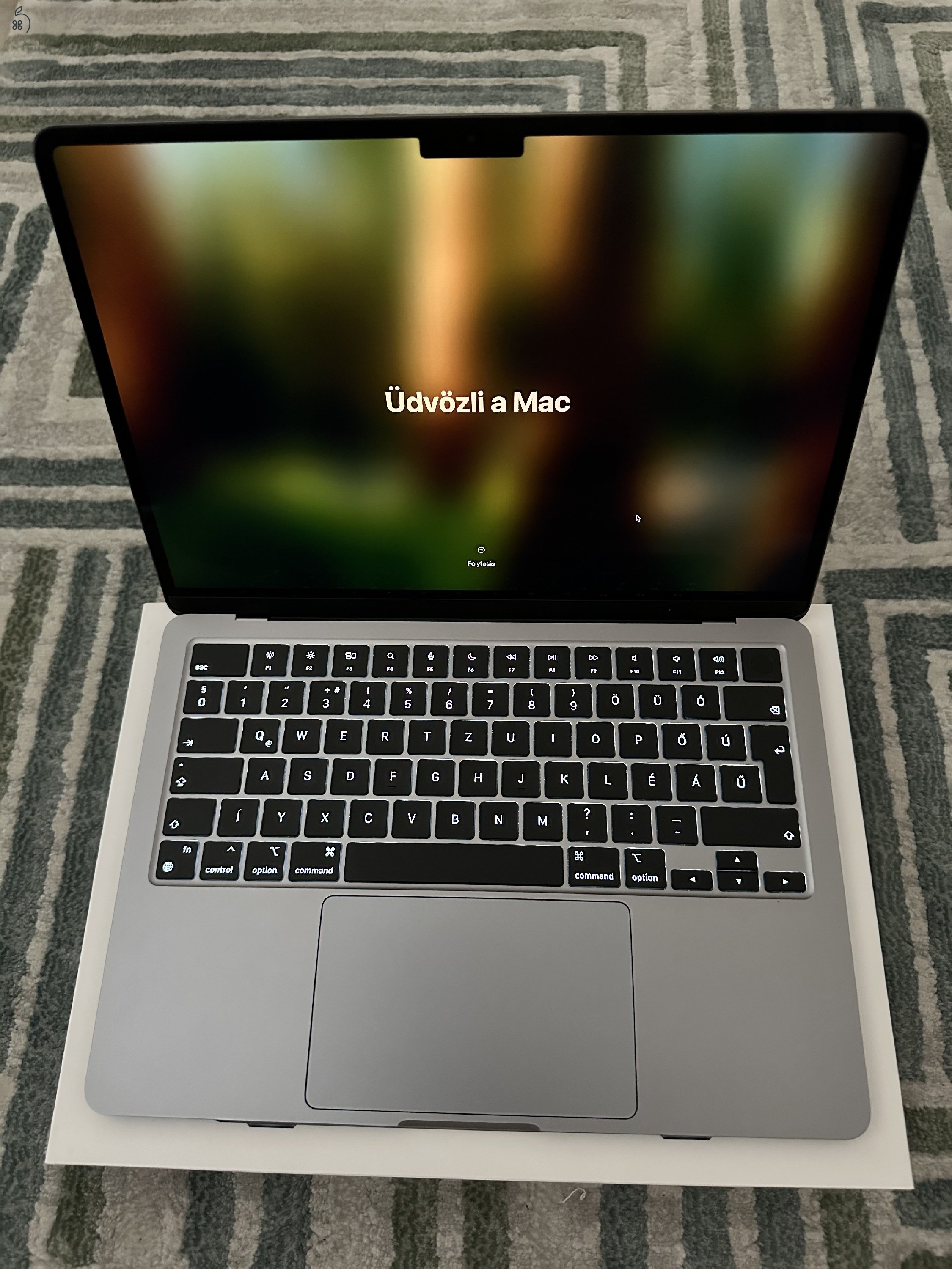 MacBook AIR 13,6” M3 Chip, 256GB Akku 100%! Apple garancia! Magyar!