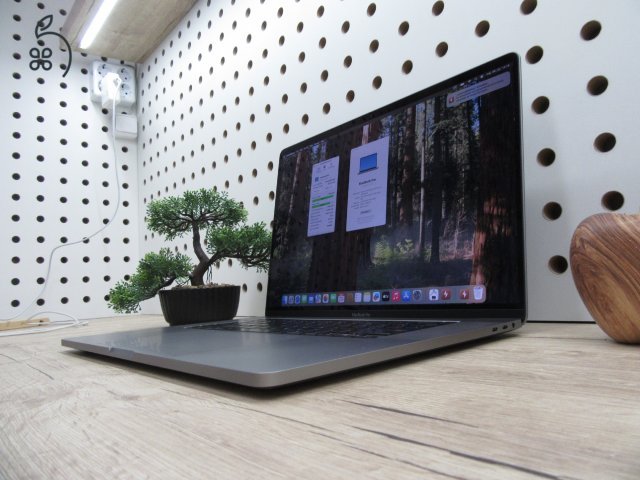 Apple Retina Macbook Pro Touchbar 16 - 2019/2021-es gyártás - Használt, karcmetes állapot - 32 Gb Ram - USA Bill