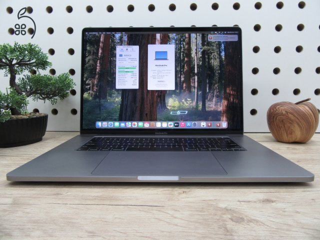 Apple Retina Macbook Pro Touchbar 16 - 2019/2021-es gyártás - Használt, karcmetes állapot - 32 Gb Ram - USA Bill