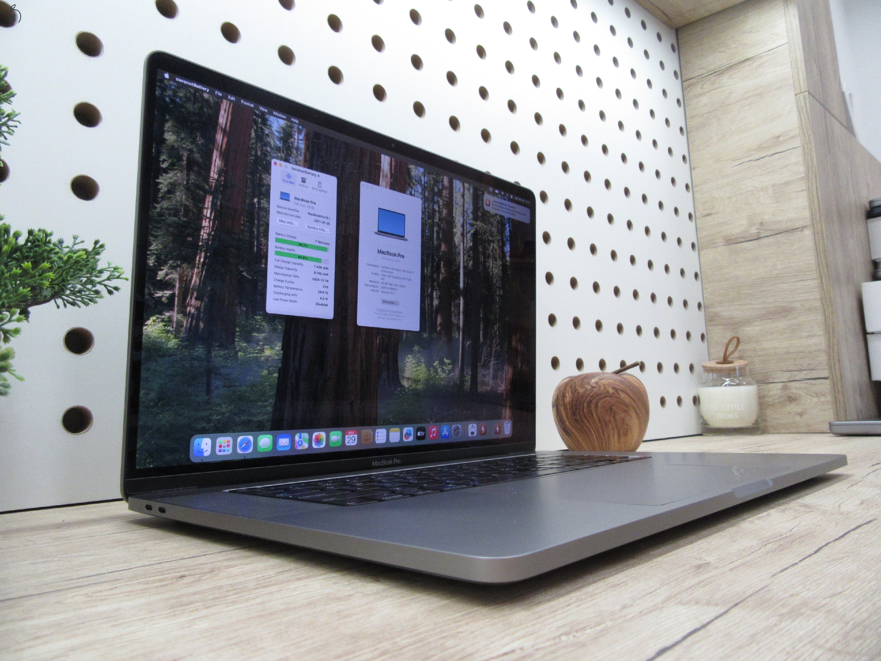 Apple Retina Macbook Pro Touchbar 16 - 2019/2021-es gyártás - Használt, karcmetes állapot - 32 Gb Ram - USA Bill