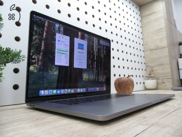 Apple Retina Macbook Pro Touchbar 16 - 2019/2021-es gyártás - Használt, karcmetes állapot - 32 Gb Ram - USA Bill