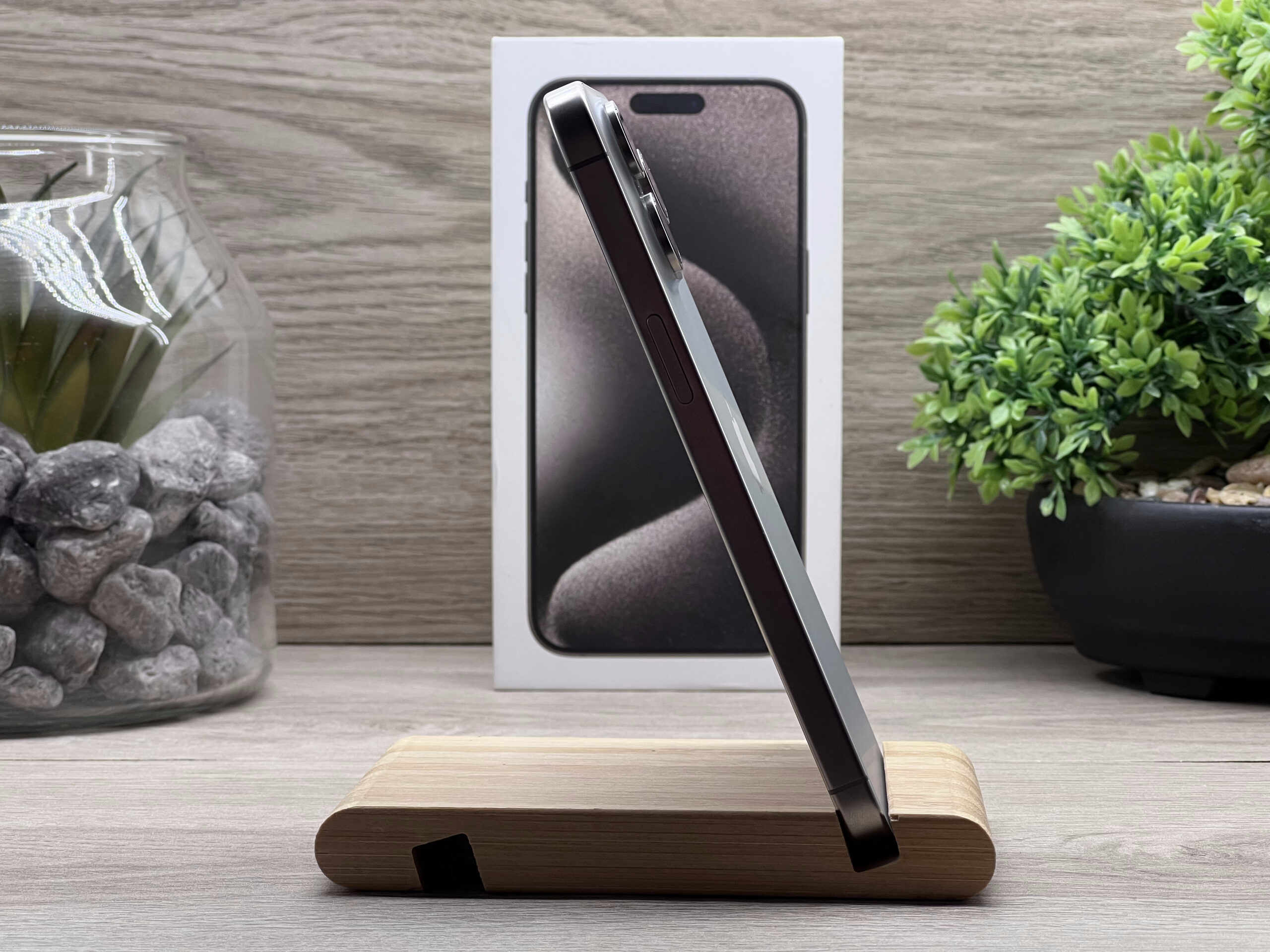 iPhone 15 Pro Max Natural Titanium 256GB 2 ÉV Garanciával Számlával Aksi 98%