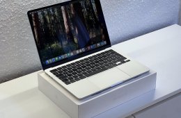 Hibátlan MacBook Air 2022 13 M2 256GB 2 ÉV Garanciával Számlával