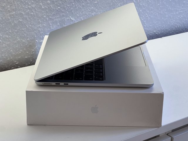 Hibátlan MacBook Air 2022 13 M2 256GB 2 ÉV Garanciával Számlával