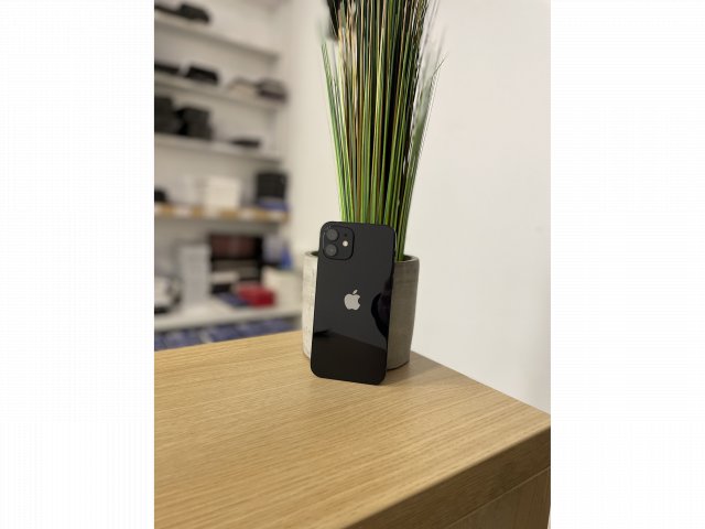 Apple iPhone 12 128GB Fekete Használt Kártyafüggetlen