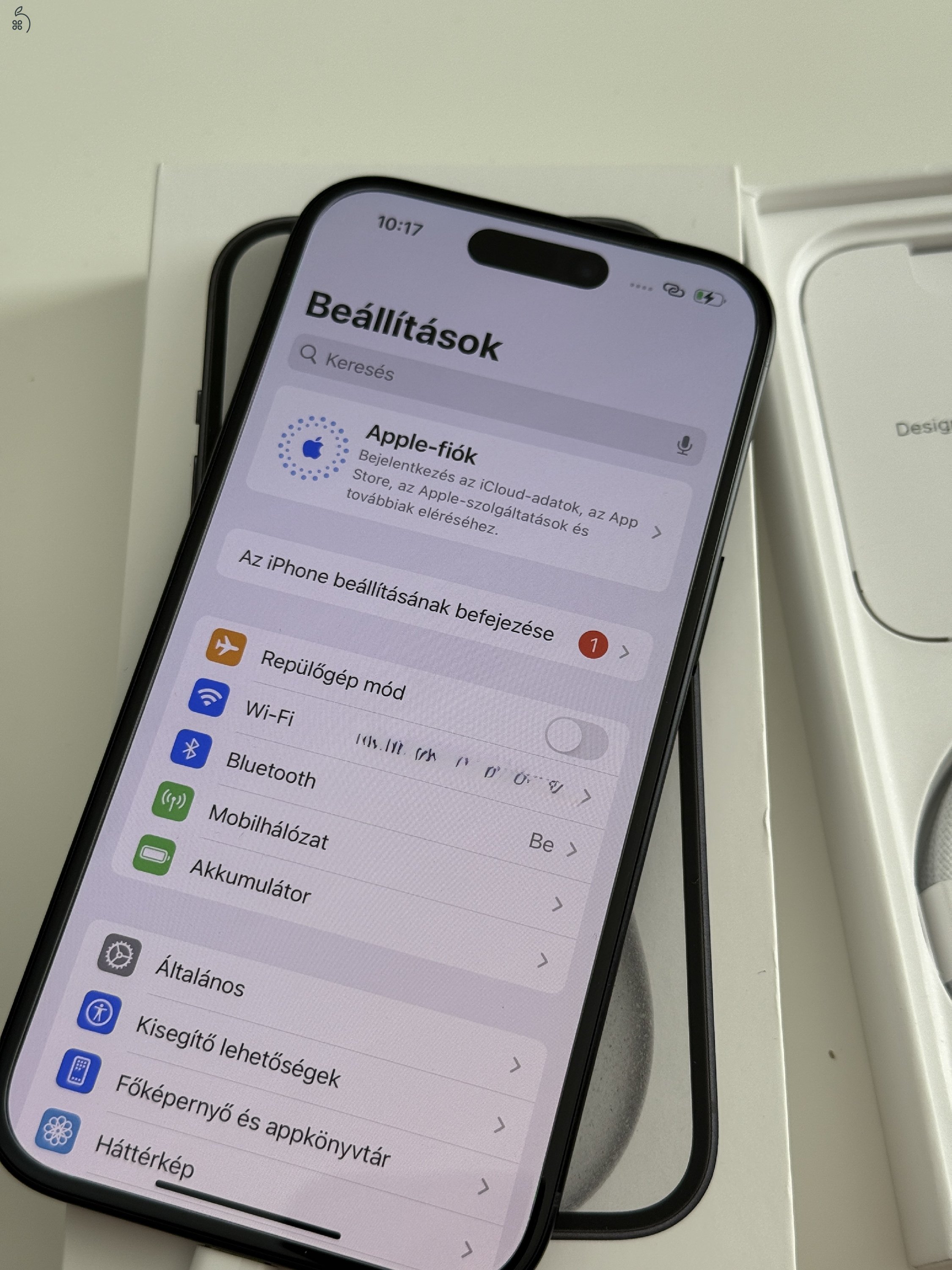 Eladó vadiúj állapotú iPhone 15, 128 GB, fekete színű! 