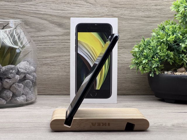 iPhone SE2020 Black 128GB 2 ÉV Garanciával Számlával Aksi 100%