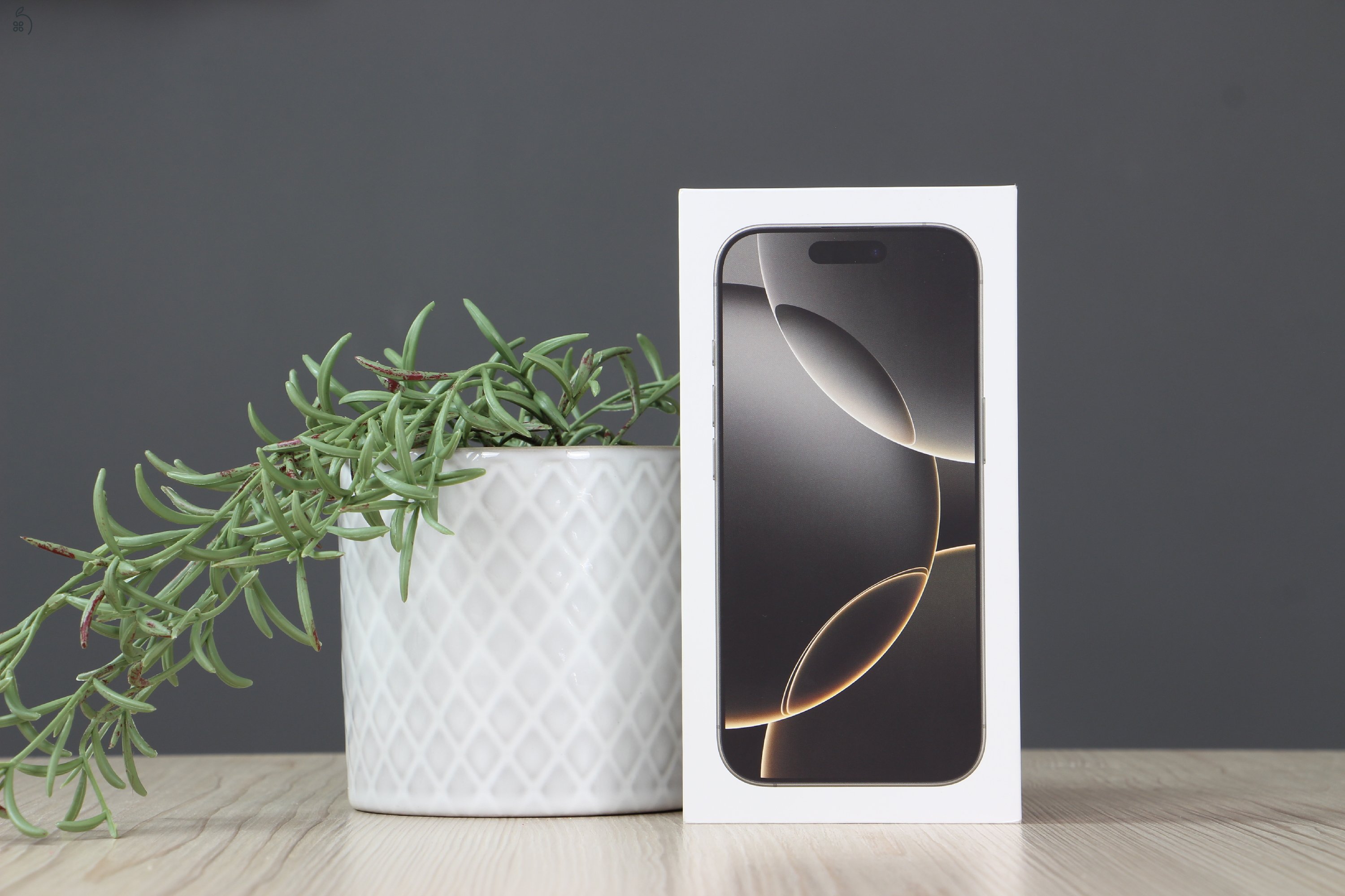 iPhone 16 Pro 128 GB ÚJSZERŰ 0 áfás US-6830