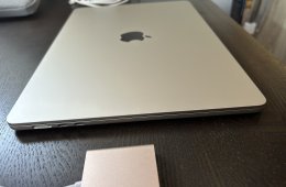 Újszerű csillagfény Macbook Air 15 M3 (256 Gb SDD)