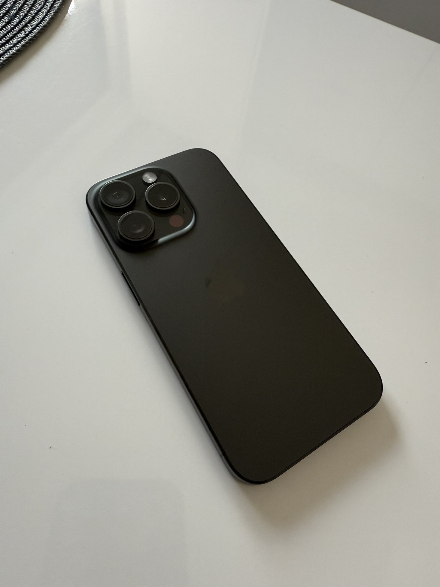 Eladó Apple iPhone 15 Pro 128 GB Tökéletes, Hibátlan Állapotban!