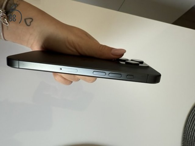 Eladó Apple iPhone 15 Pro 128 GB Tökéletes, Hibátlan Állapotban!