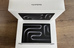 Reklámáron - M4 MAX MacBook Pro 14