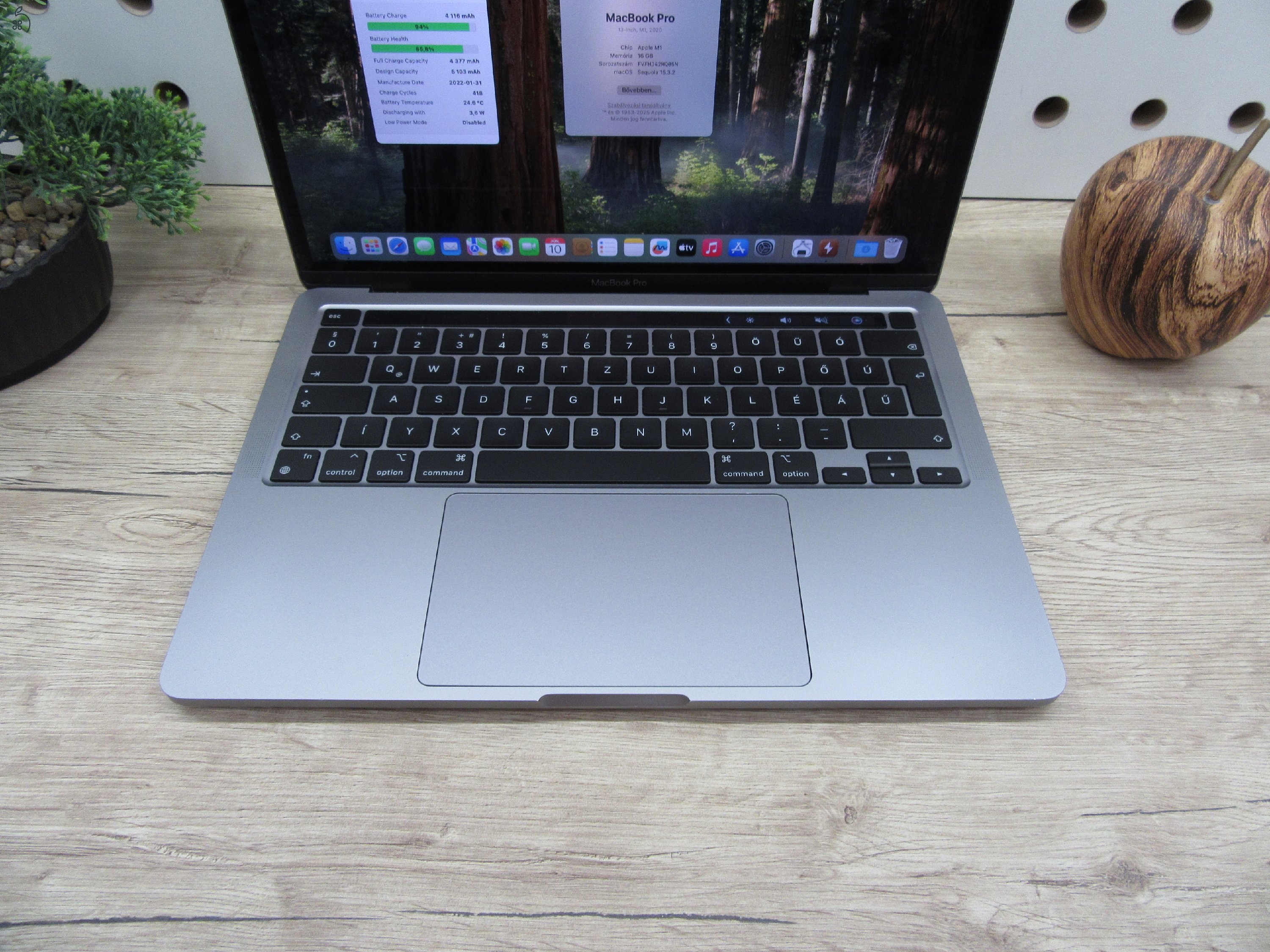 Apple Macbook Pro 13 M1 Touchbar - 2022 - Használt, szép