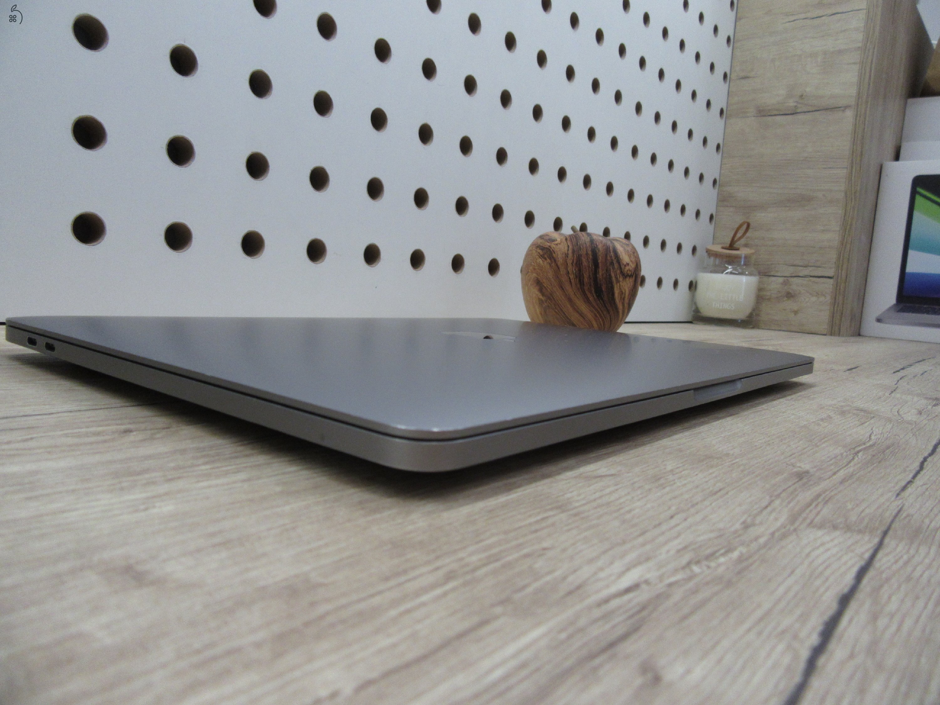 Apple Macbook Pro 13 M1 Touchbar - 2022 - Használt, szép