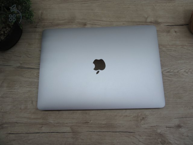  Apple Macbook Pro 13 M1 Touchbar - 2022 - Használt, megkímélt