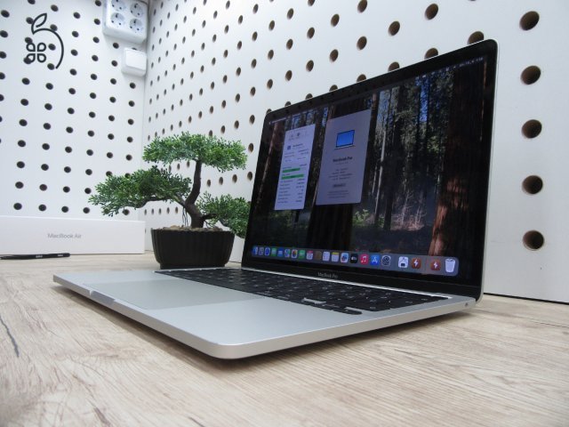  Apple Macbook Pro 13 M1 Touchbar - 2022 - Használt, megkímélt
