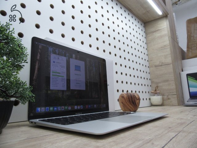 Apple Macbook Air 13 M1 - 2020 - Használt, karcmentes