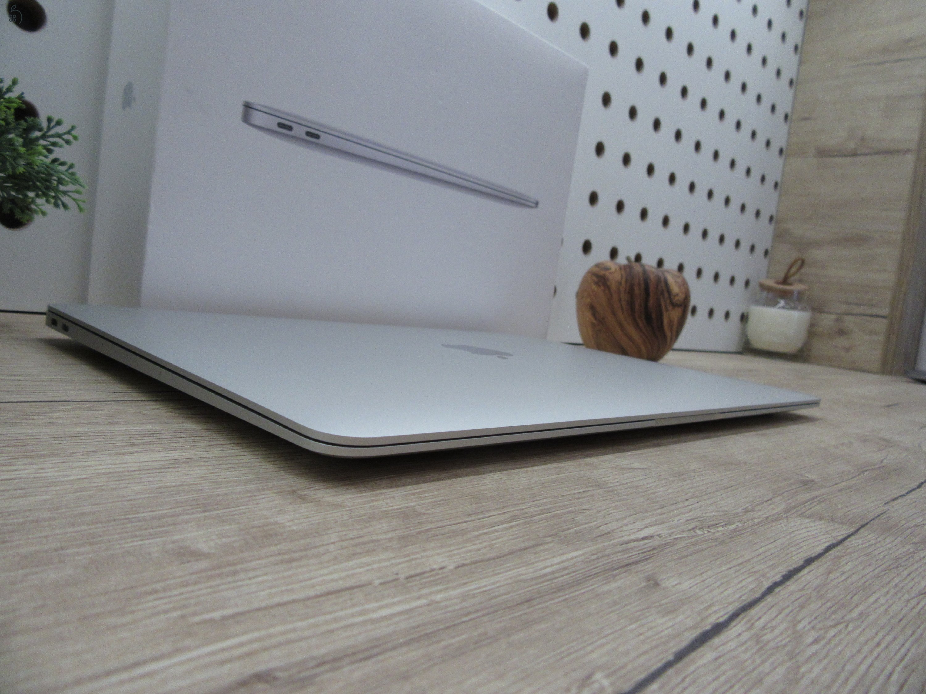 Apple Macbook Air 13 M1 - 2020 - Használt, karcmentes