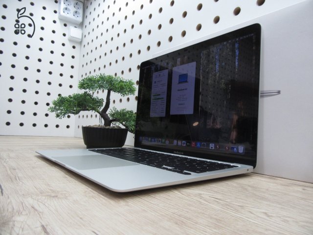 Apple Macbook Air 13 M1 - 2020 - Használt, karcmentes