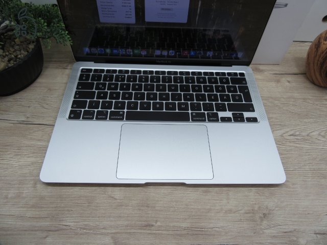Apple Macbook Air 13 M1 - 2020 - Használt, karcmentes