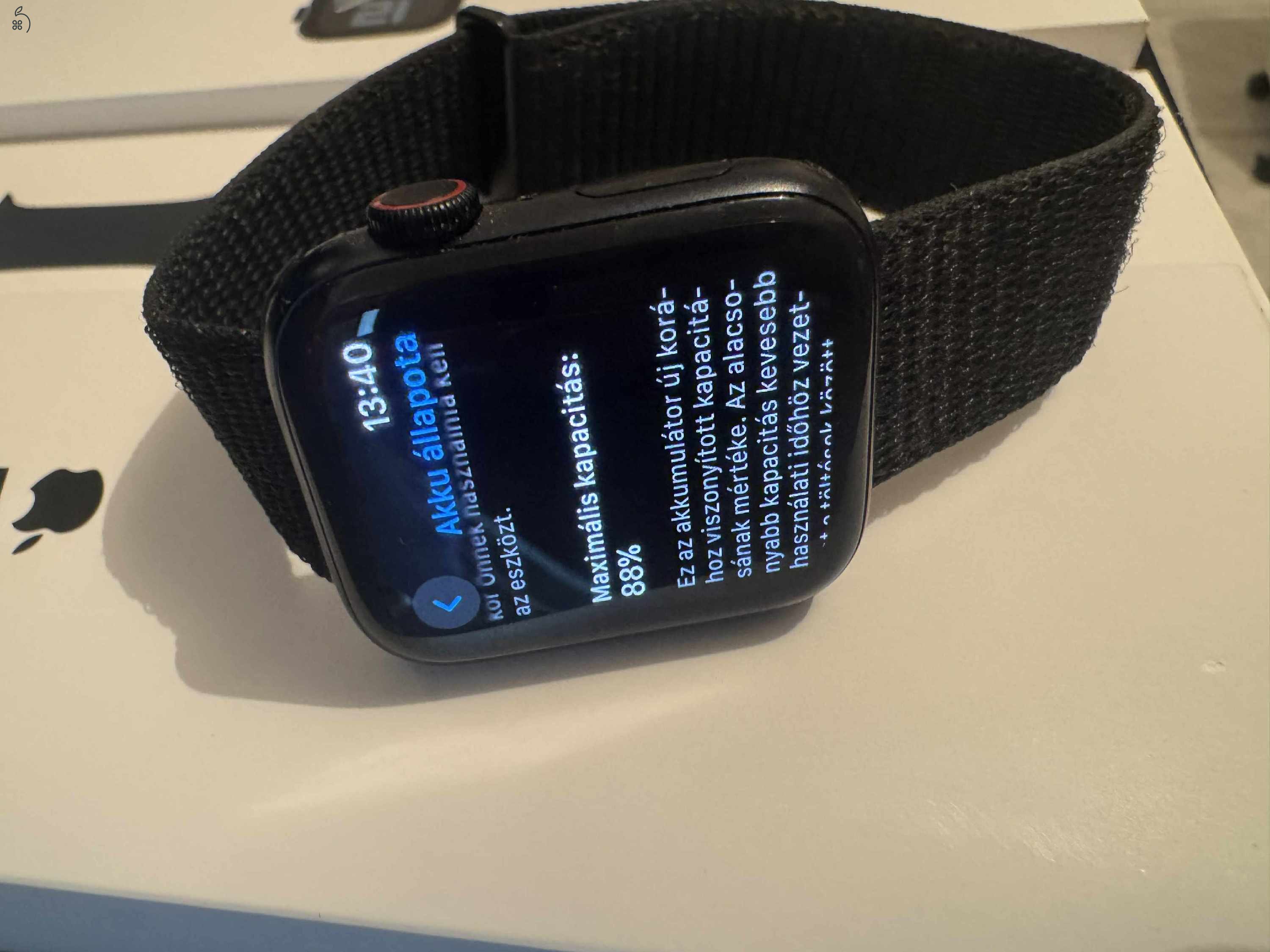 Apple Watch SE Cellular 44mm
