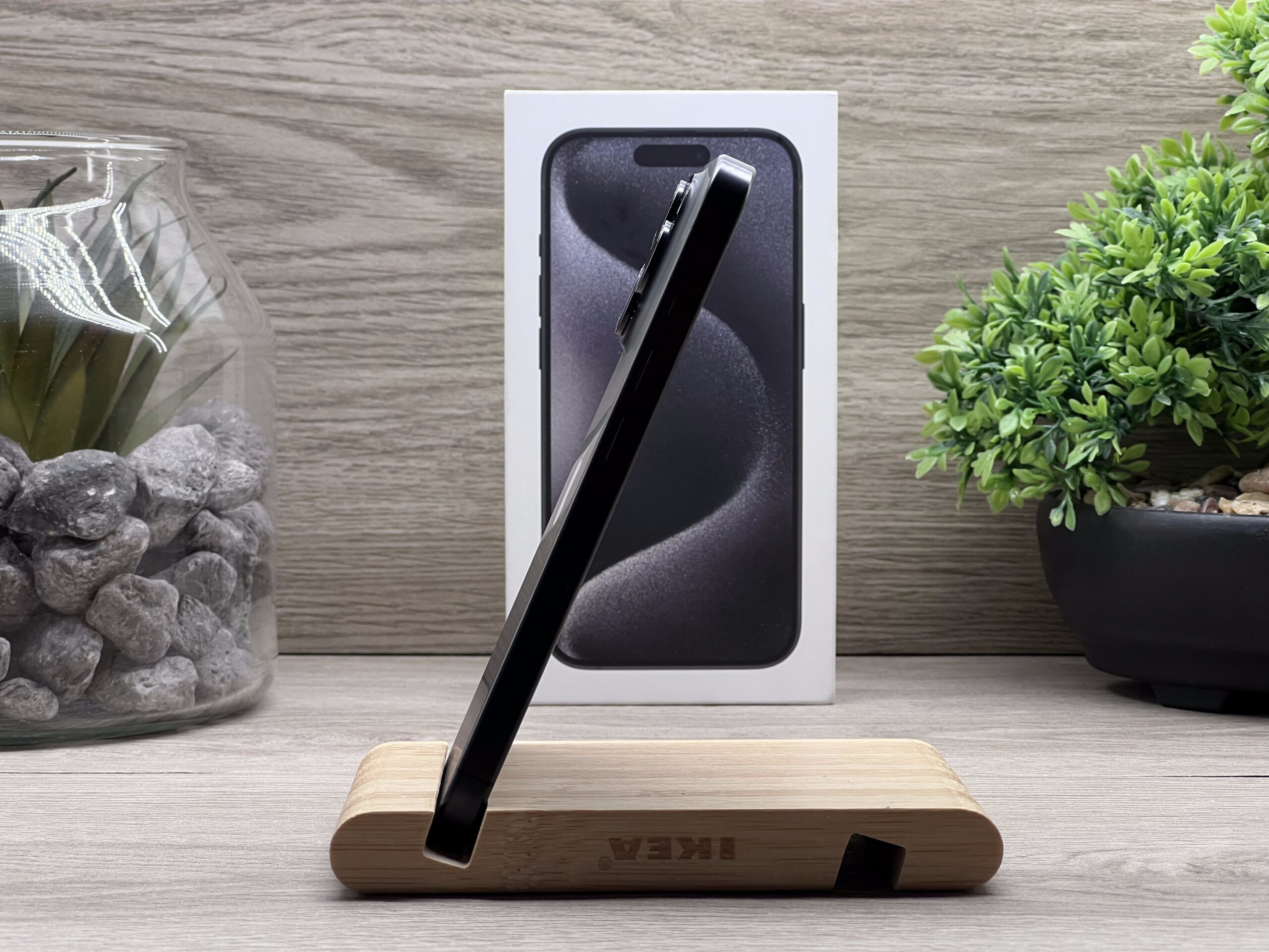 Hibátlan iPhone 15 Pro Black Titanium 128GB 2 ÉV Garanciával Számlával