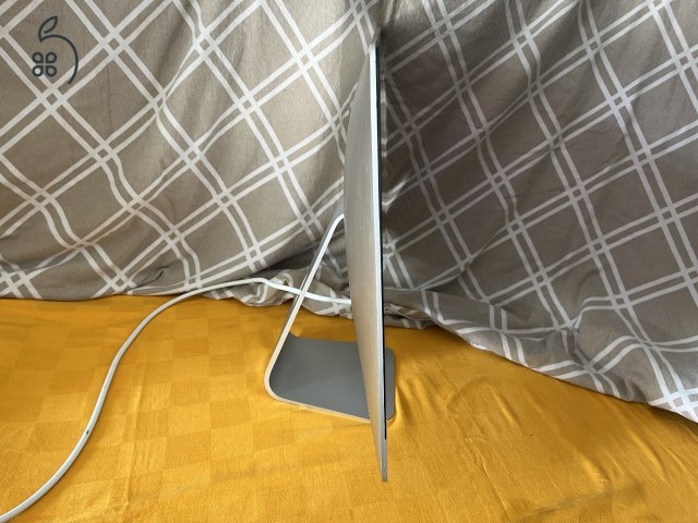 APPLE iMac / Late 2015 / 21.5