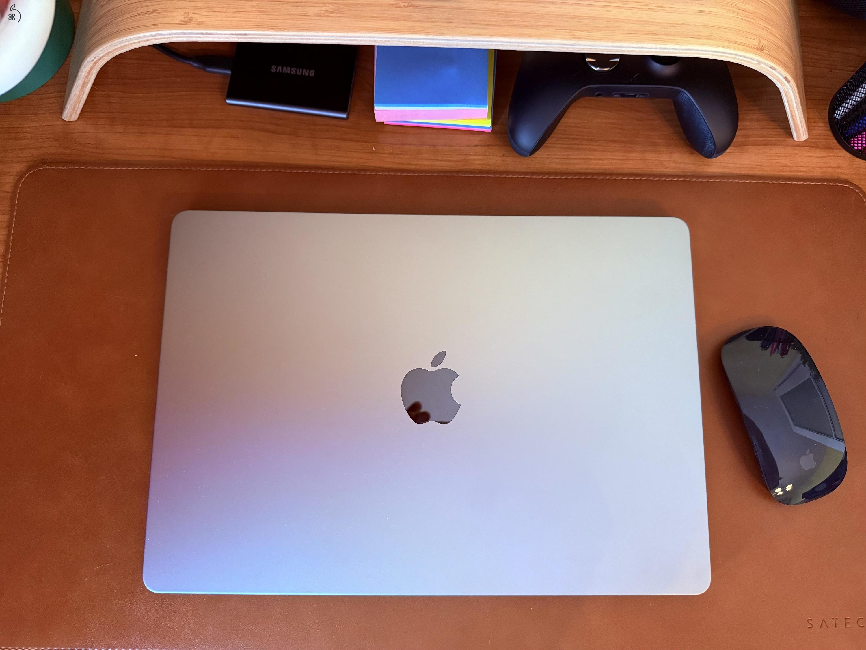 Macbook Air M2 15,3