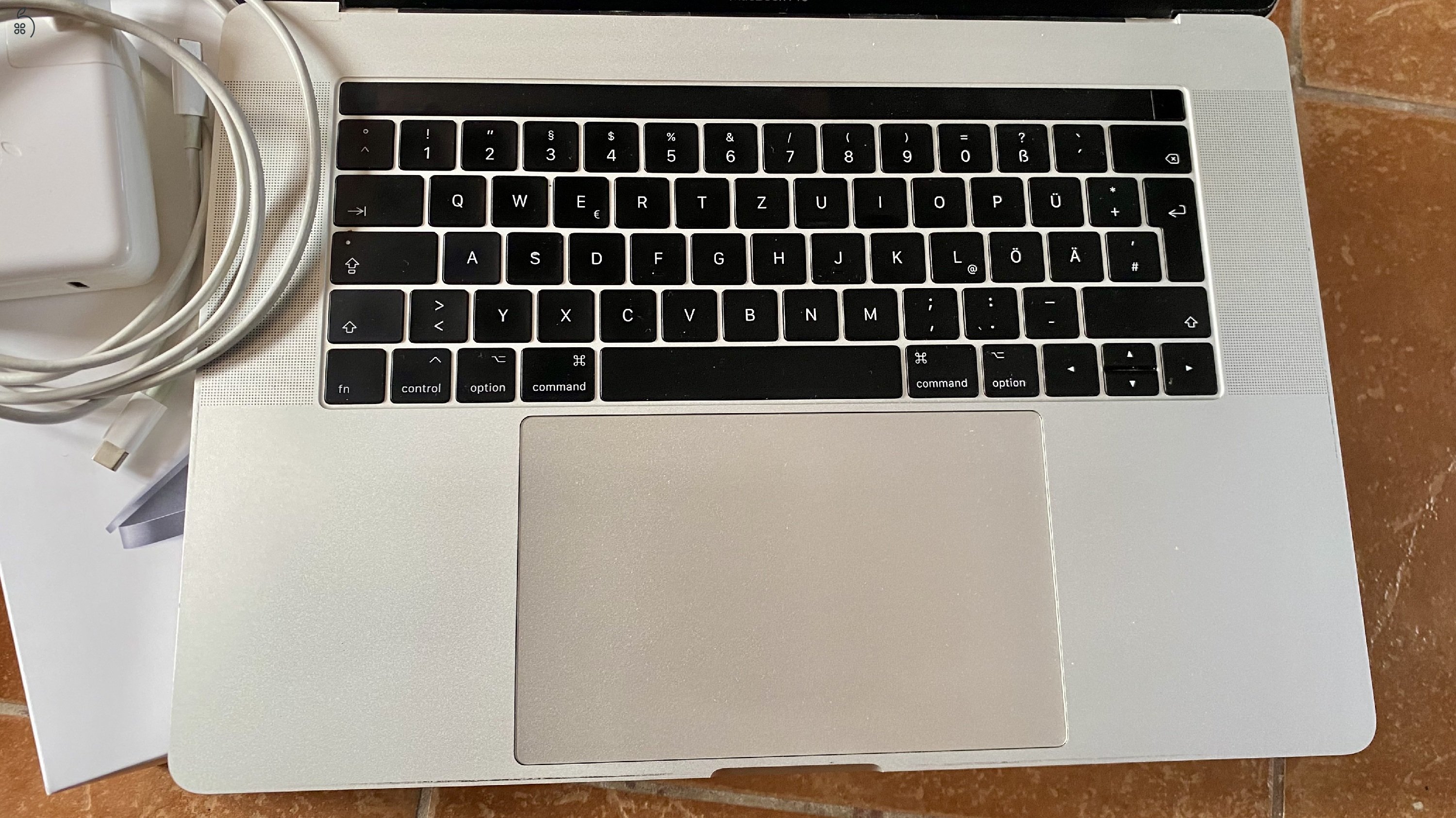 Macbook Pro 2017, 15.4'', 3.1 GHz i7, 16 GB Ram, 4 GB Radeon Pro 560, 2TB SSD