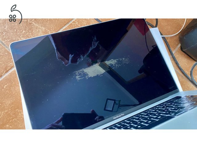 Macbook Pro 2017, 15.4'', 3.1 GHz i7, 16 GB Ram, 4 GB Radeon Pro 560, 2TB SSD