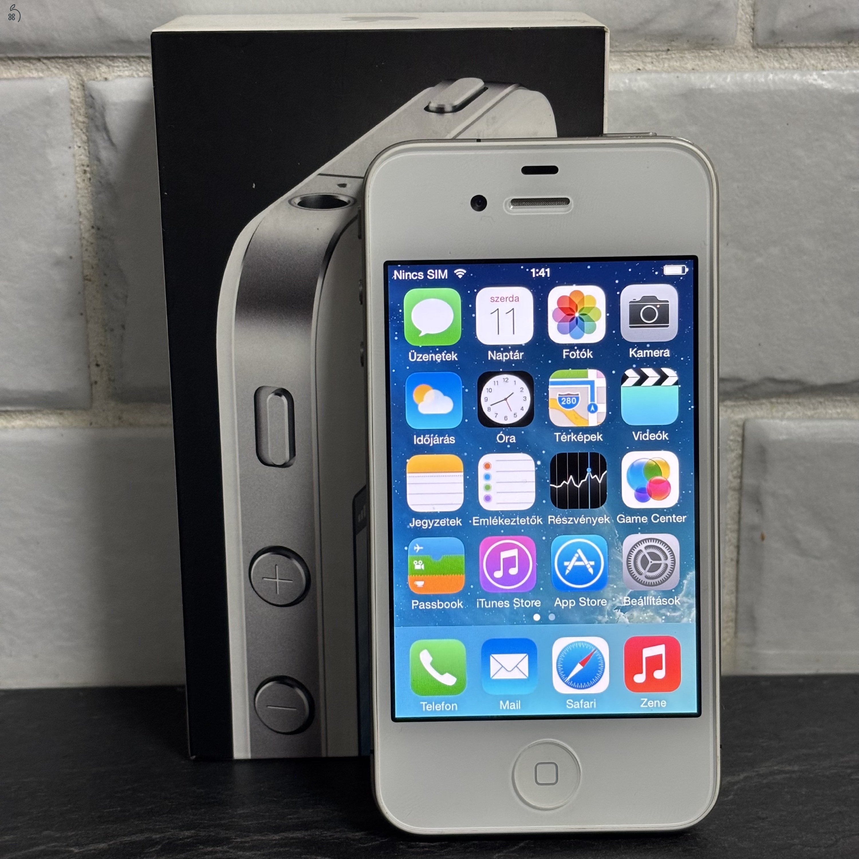 iPhone 4 White 8GB (Kártyafüggetlen)