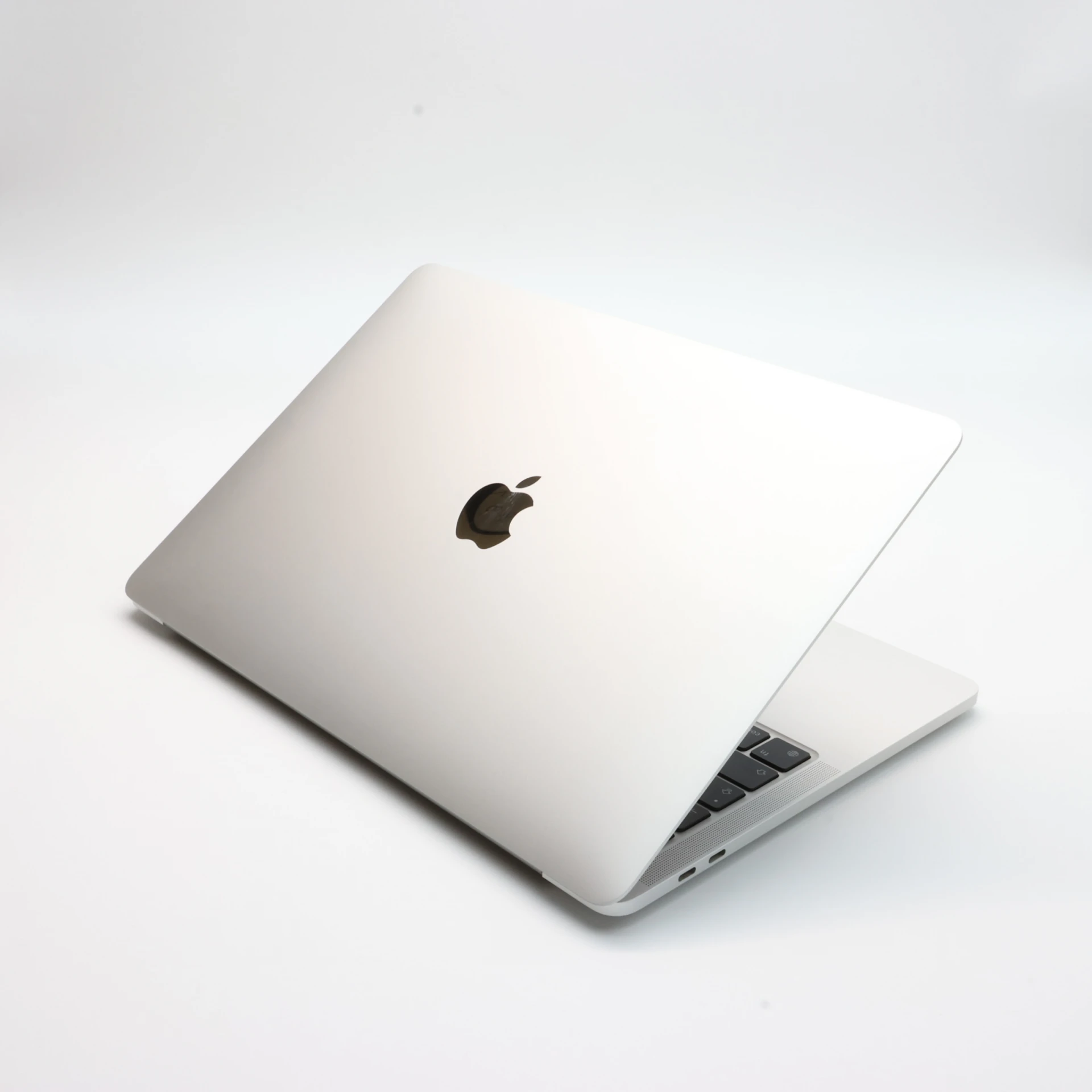 !! 1 ÉV GARANCIA !! Apple MacBook Pro 13″ 2020 M1 256 GB SSD 8 GB RAM Space Gray 83% HUN Bill