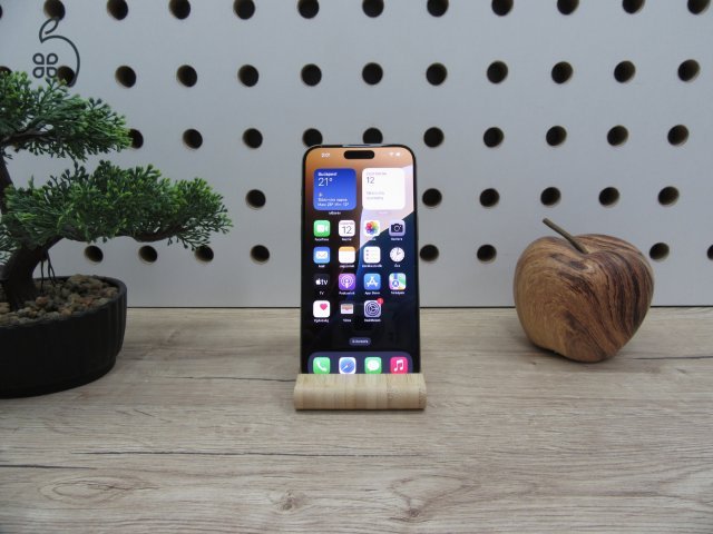 Apple iPhone 15 Pro Max - Natural Titanium - Használt, karcmentes