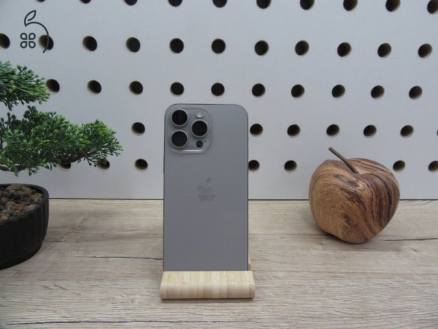 Apple iPhone 15 Pro Max - Natural Titanium - Használt, karcmentes