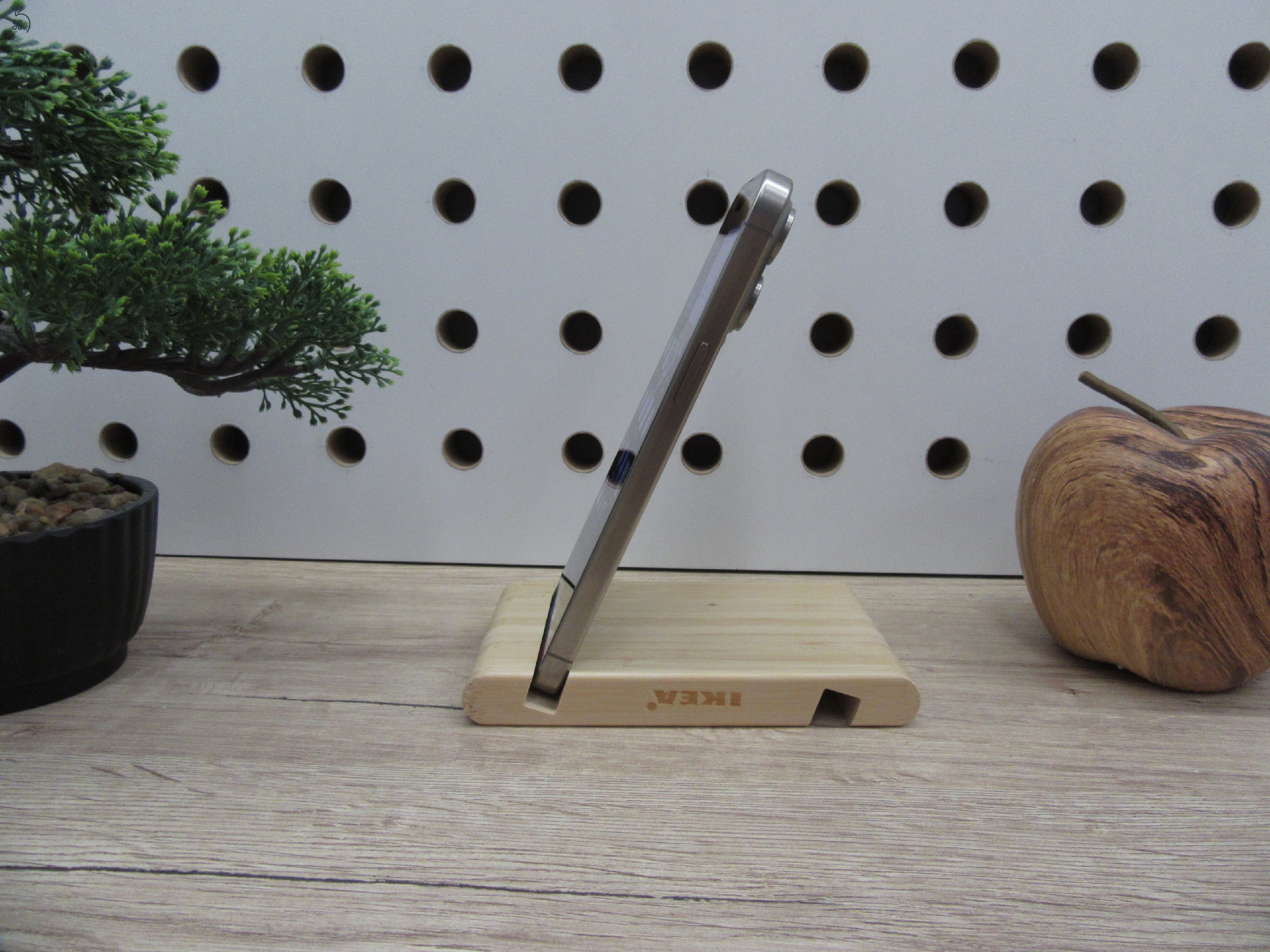 Apple iPhone 15 Pro Max - Natural Titanium - Használt, karcmentes