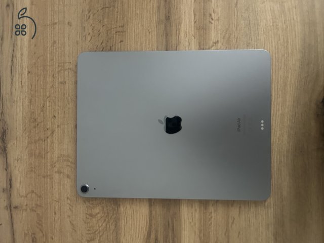 Ipad air 6. m2 13 “ Ezüst színű, 128Gb, 