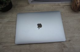 Apple Macbook Pro 13 M1 Touchbar - 2021 - Használt, karcmentes - 500 Gb SSD 