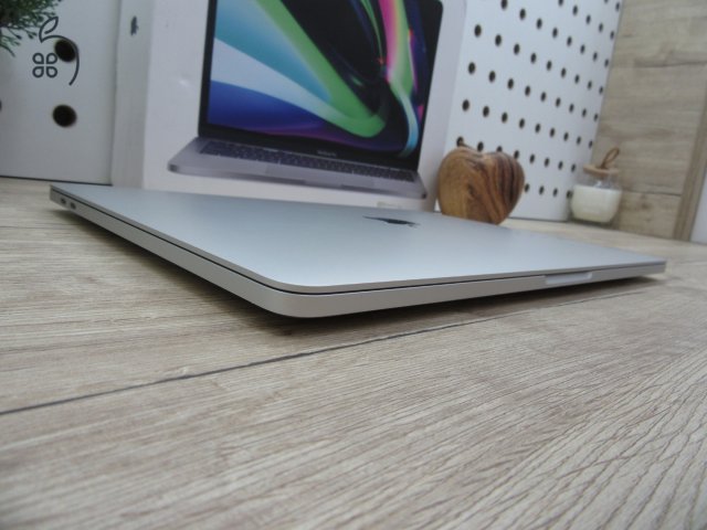 Apple Macbook Pro 13 M1 Touchbar - 2021 - Használt, karcmentes - 500 Gb SSD 