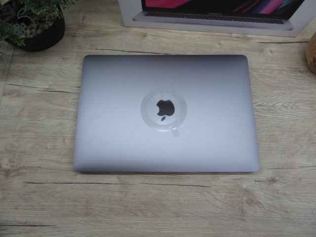 Apple Macbook Pro 13 M1 Touchbar - 2020 - Új - 16 Gb 1 Tb SSD - 1 év garancia