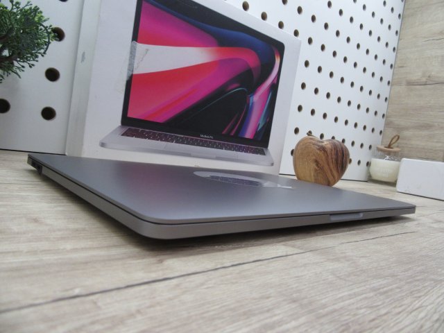 Apple Macbook Pro 13 M1 Touchbar - 2020 - Új - 16 Gb 1 Tb SSD - 1 év garancia